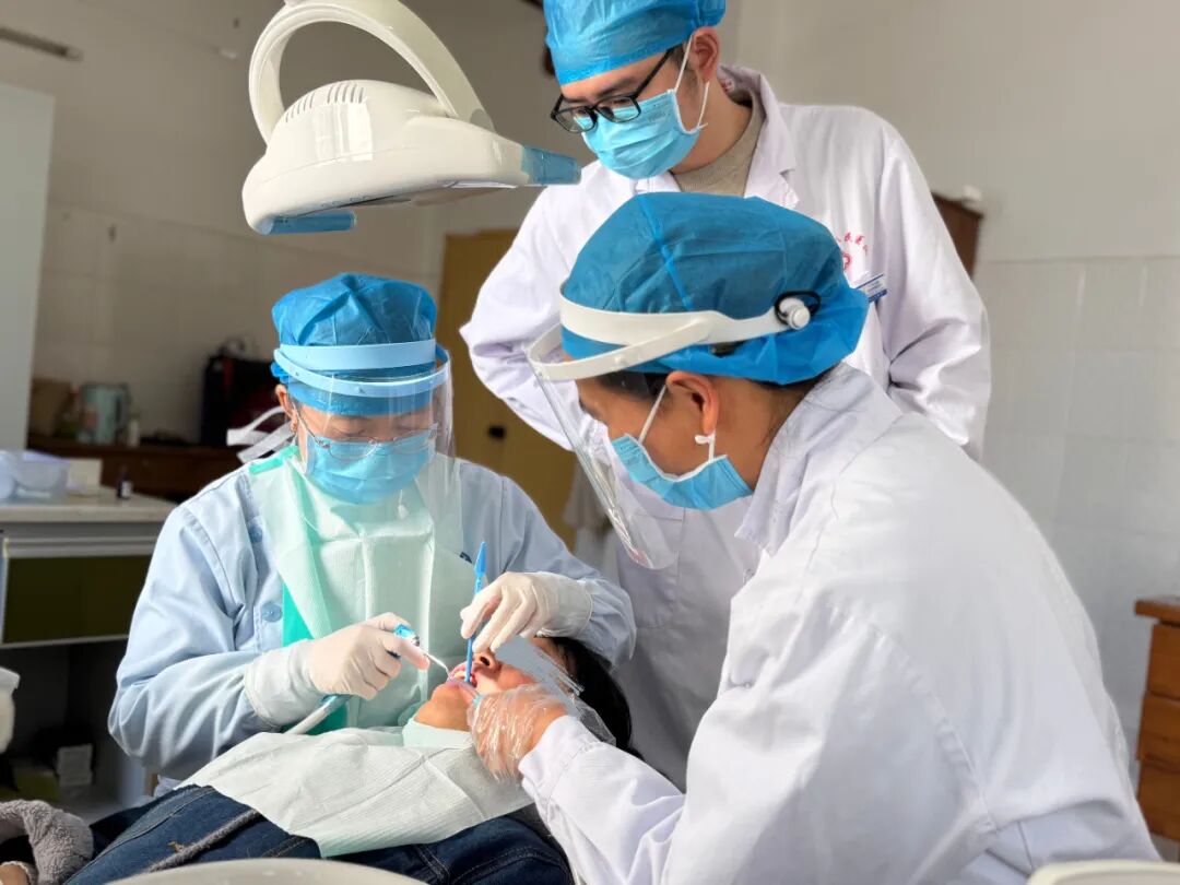 党业融合强技能专科帮扶促提升 │ 桂林市口腔医院赴灵川县人民医院开展专科联盟技术帮扶活动